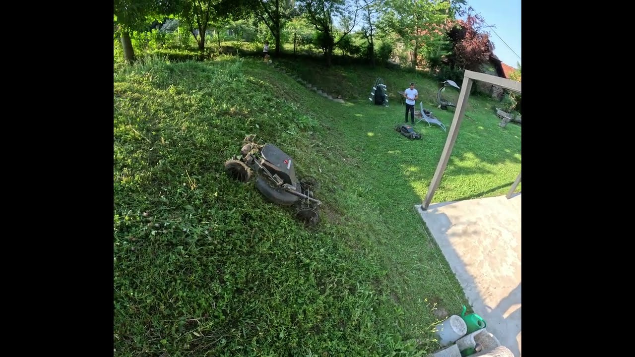 Grator Lowrider remotely controlled mower for steep slopes and difficult terrain
