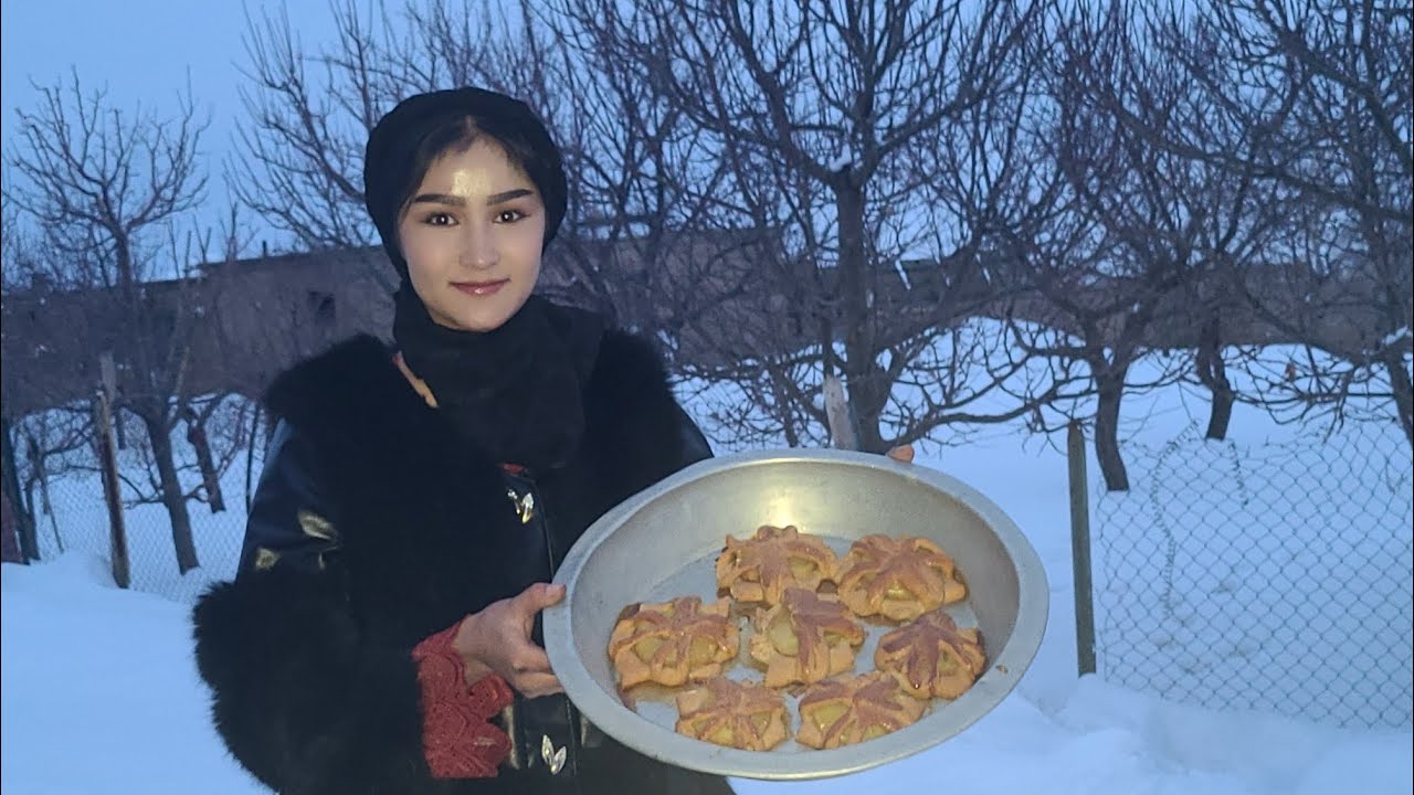 Homemade Apple Piroshki | Soft & Delicious Apple-Filled Pastry 🍎