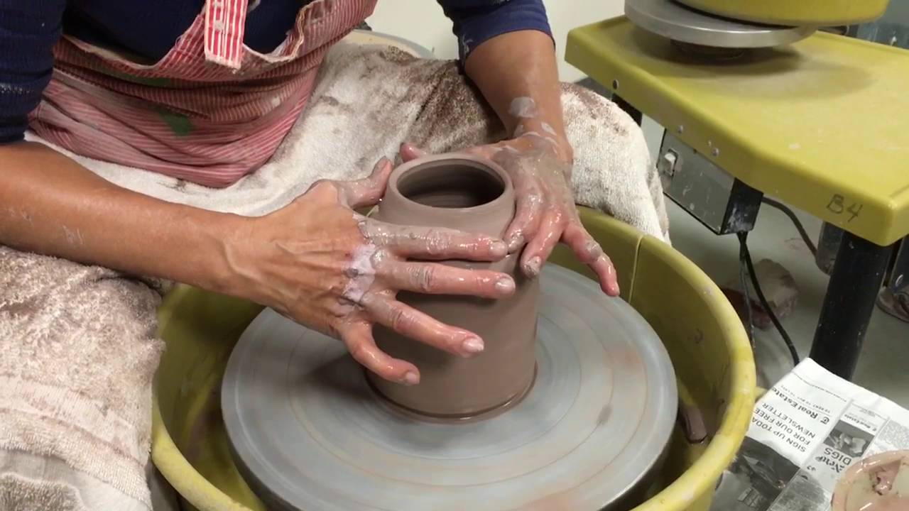 Outi Throws - Jar with Lid in One Piece (closed form)