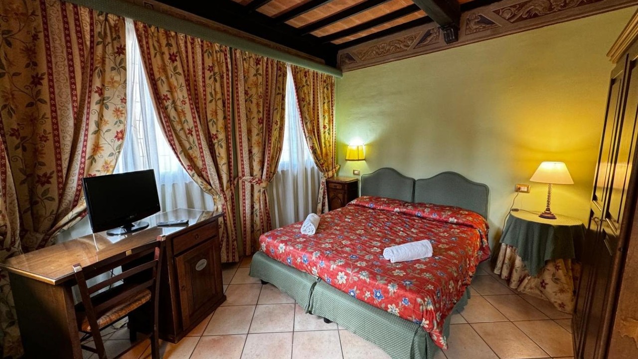 Villa Le Camelie Siena | Sovicille, Italy | Hotel Review 🏩