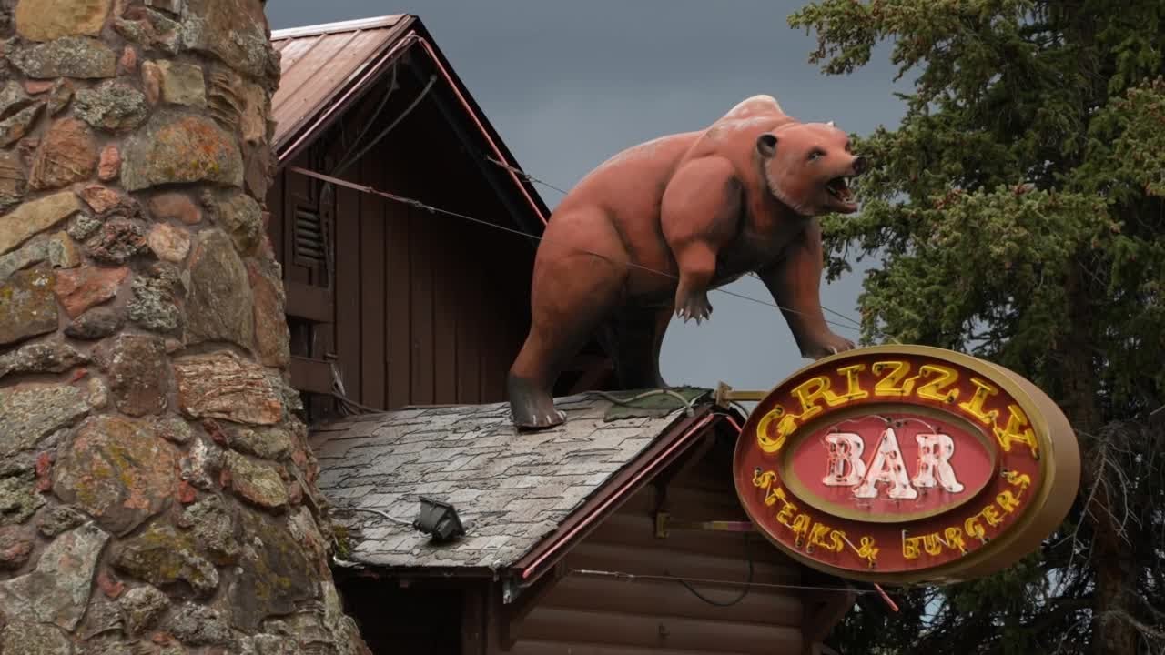 'Where the hell is Roscoe?': Grizzly bar welcoming guests for nearly 100 years