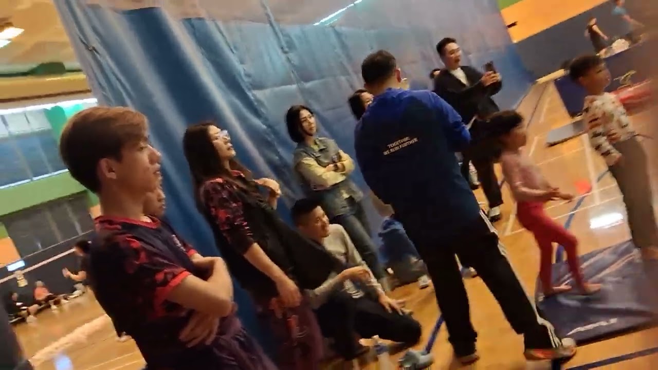 Lion dance came to gymnastics school 