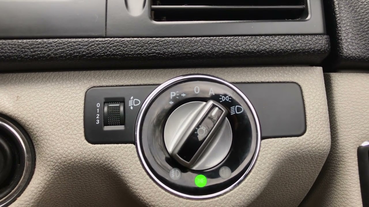 W204 Fog Lights during Daytime Driving (How To)