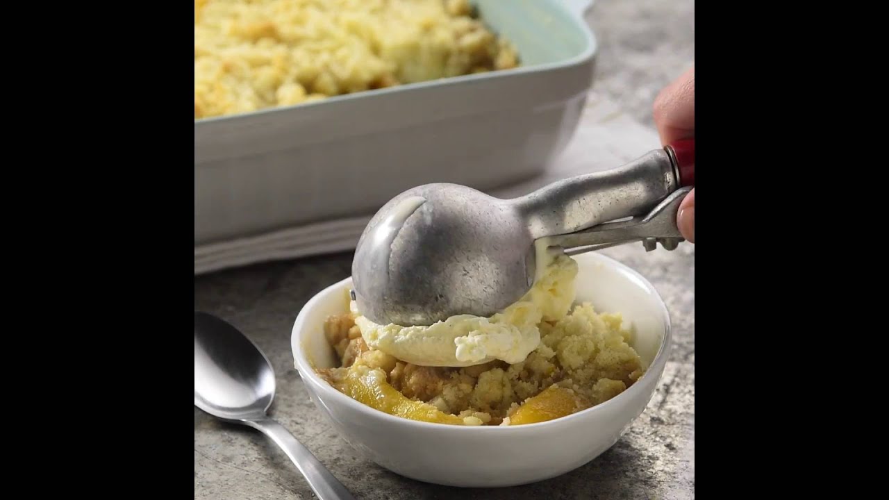 Peaches and Cream Cheesecake Crumble