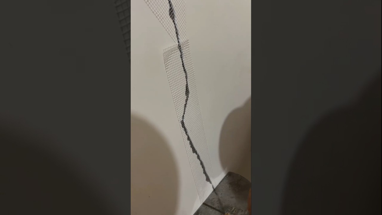 look how he sealing this cracks #diy #diywoodworking #construction
