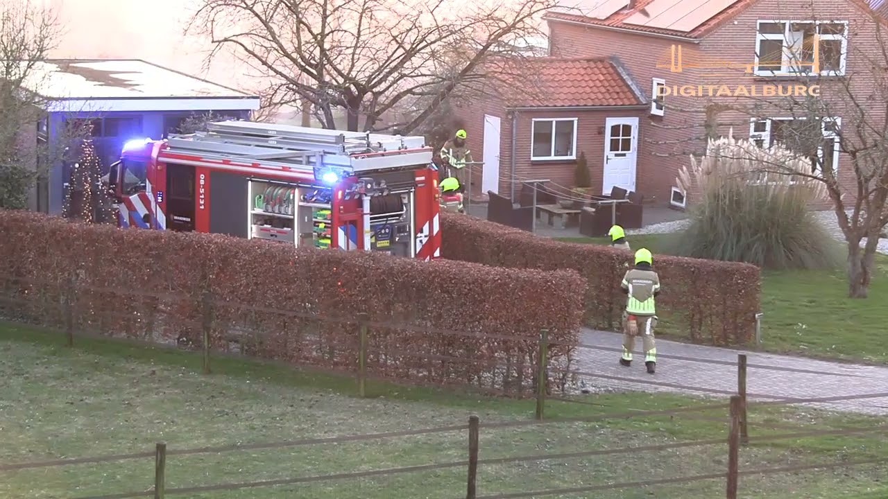 Loods in brand in Nieuwaal