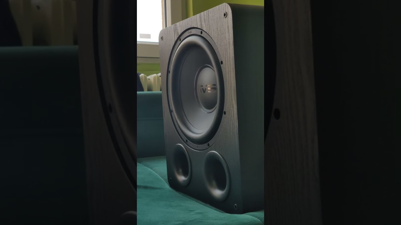 SVS PB1000 Pro - World War Z - Grenade scene