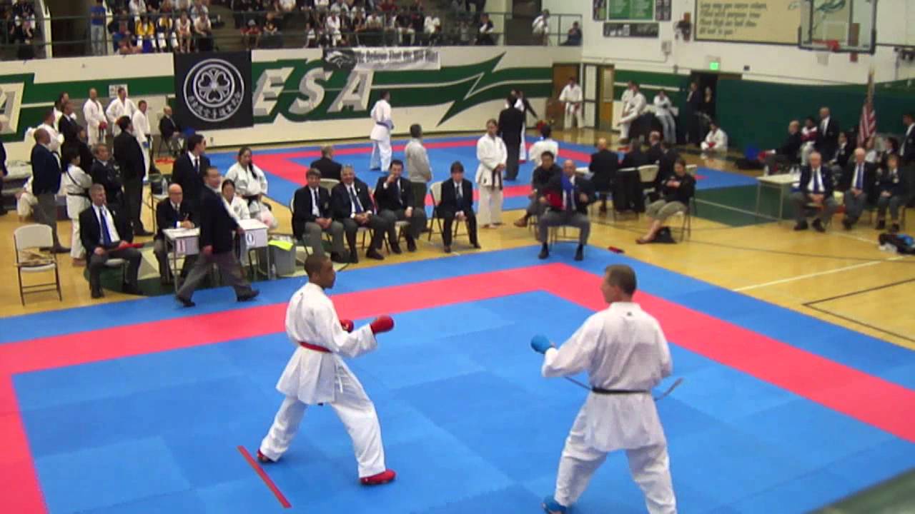 Brian Hilliard sparring round 1