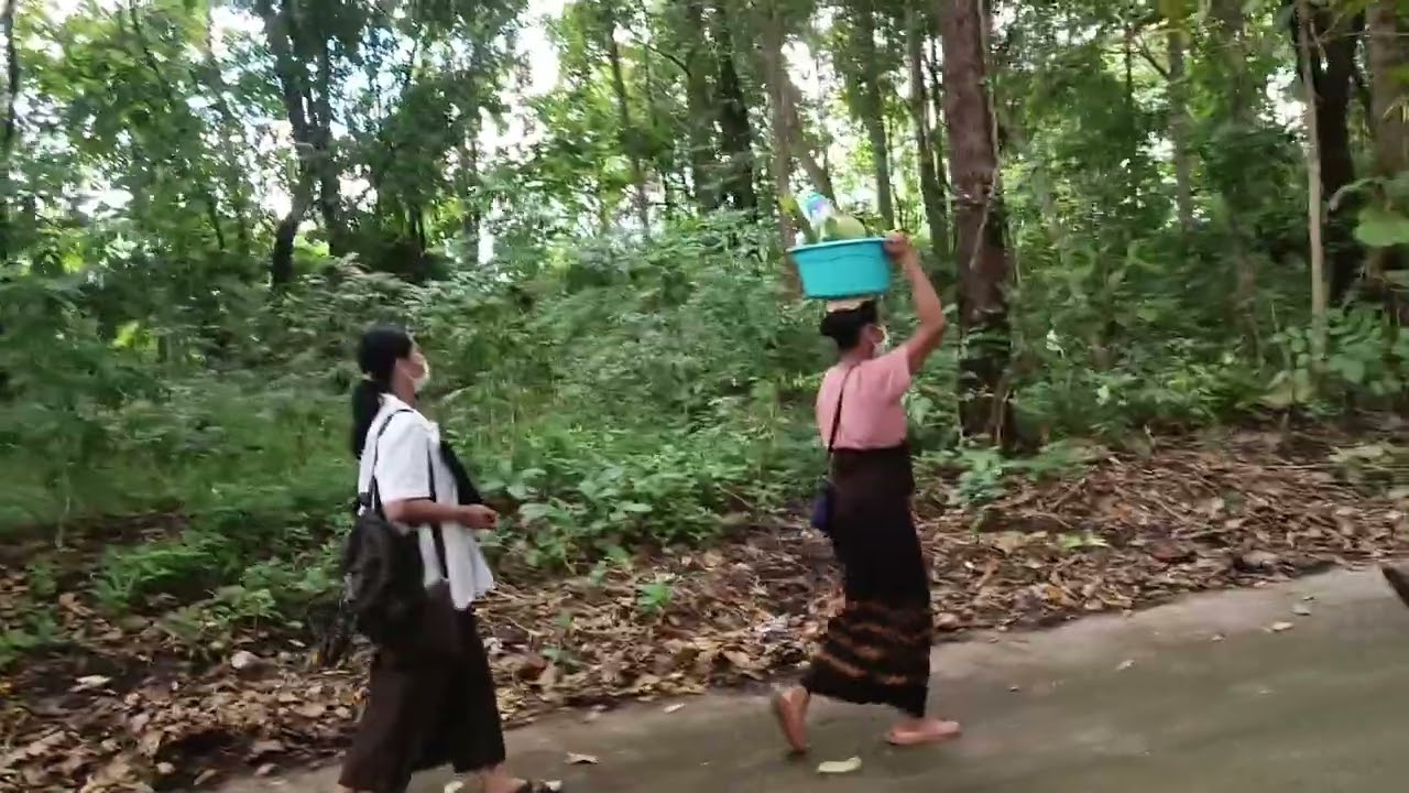 Myanmarese Funeral in Mae Sot 2