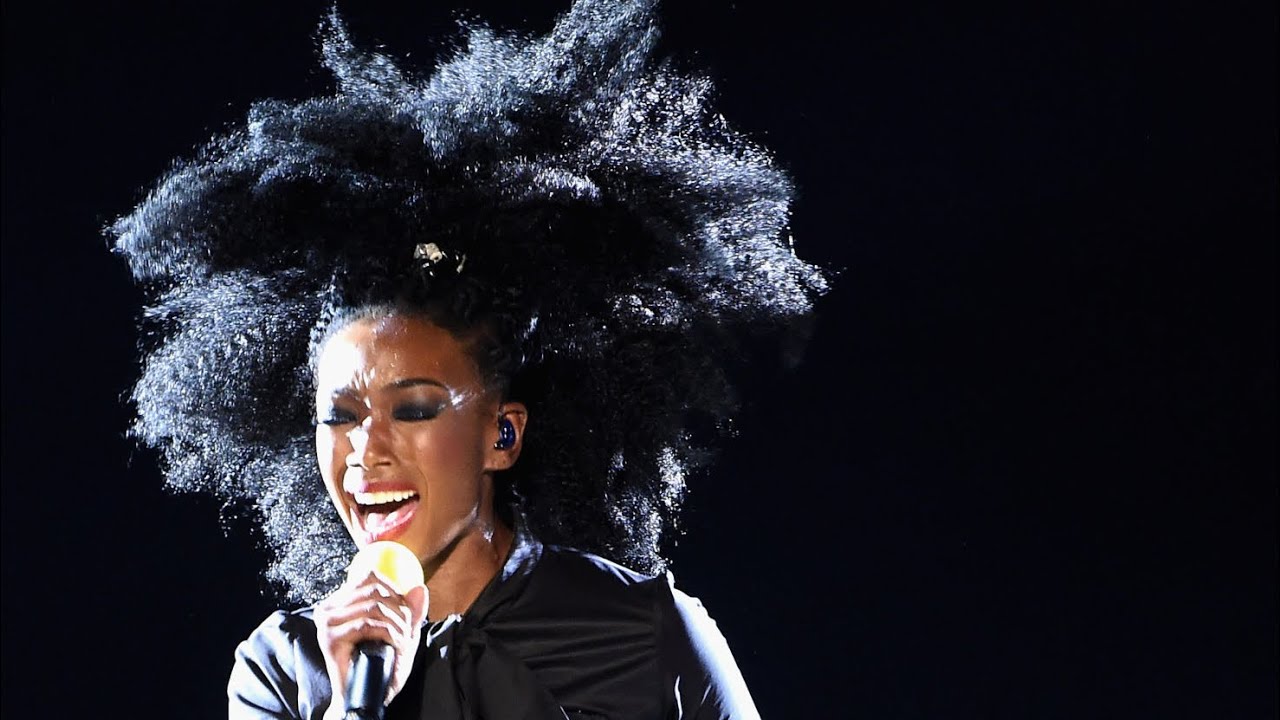 Brandy - Talk About Our Love (Live At The 2016 Soul Train Awards)