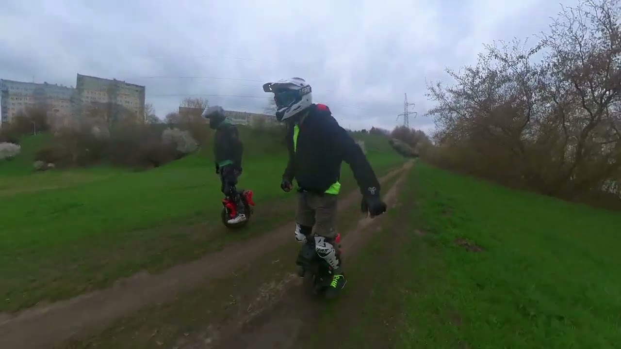 Razzarowski & Jones Singel Track  Master & S22 Monocykle w terenie