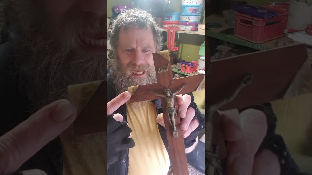 3 Crucifixes 