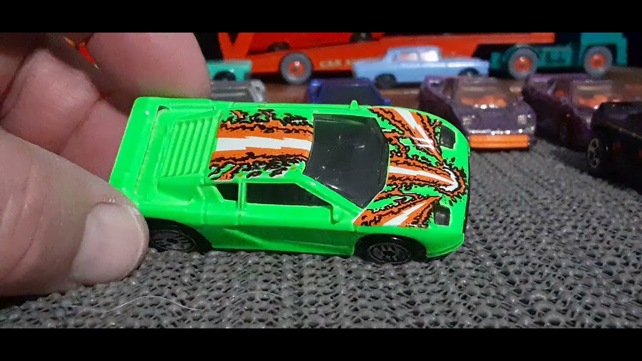 Zender Fact 4 variations...Hot Wheels