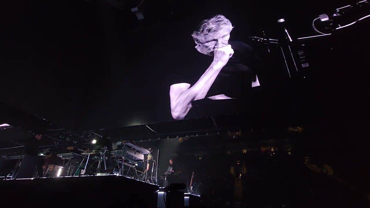 Roger Waters Bar Reprise and Outside the Wall