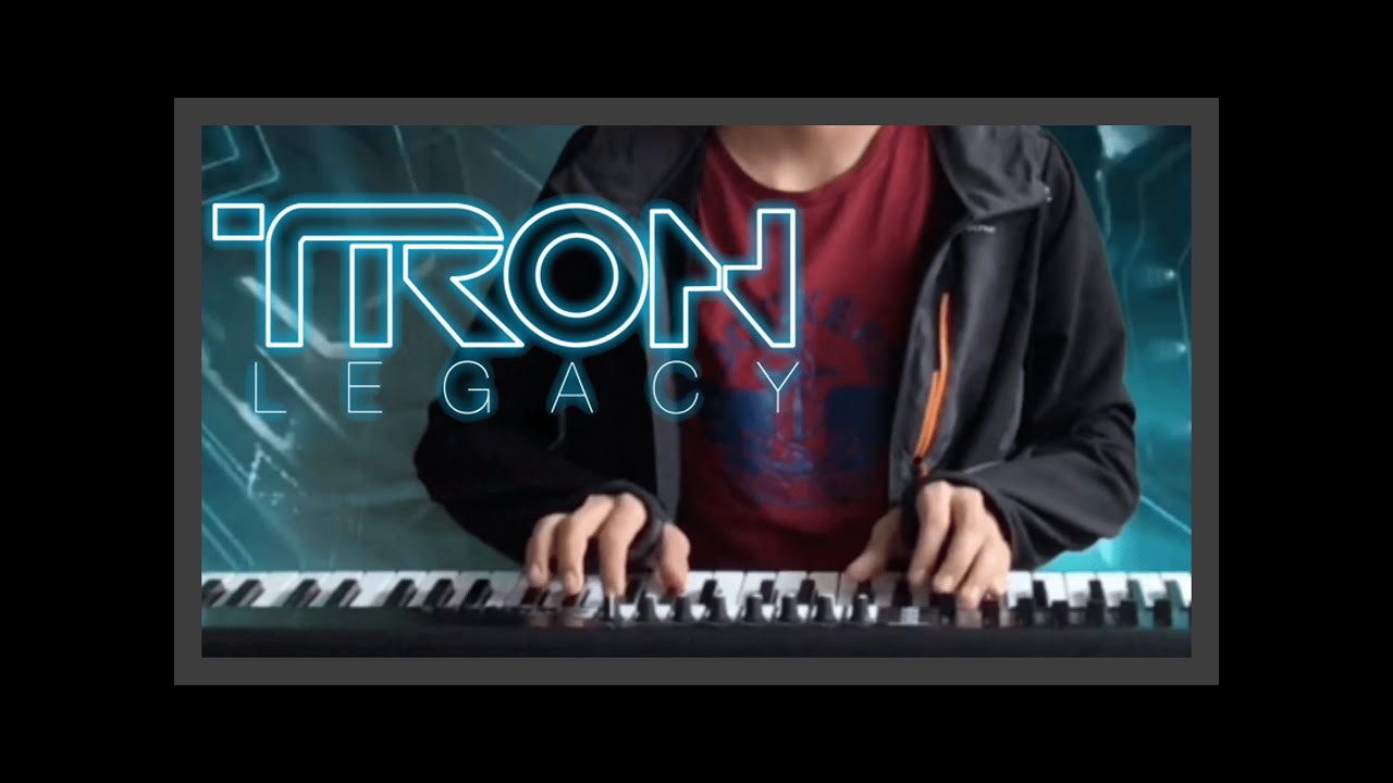 Tron: Legacy | Flynn Lives | Cover