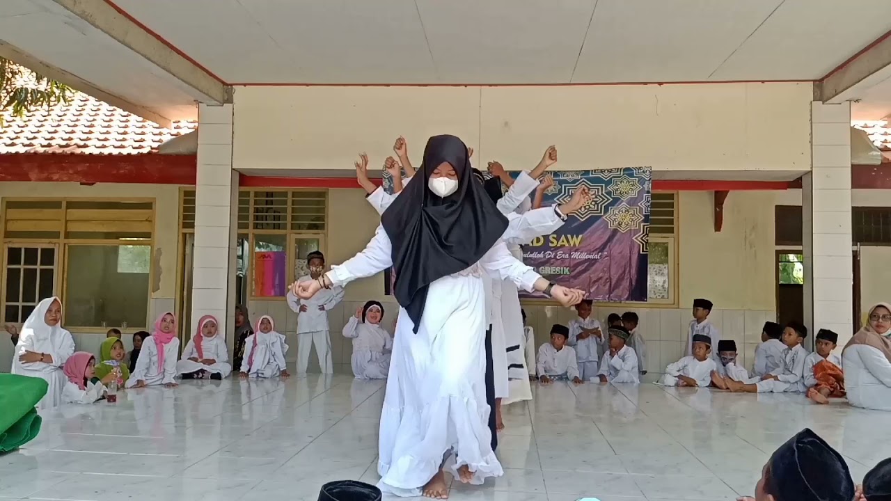 Tari Kreasi Kisah Sang Rosul.  Siswa kelas 6 UPT SD Negeri 310 Gresik