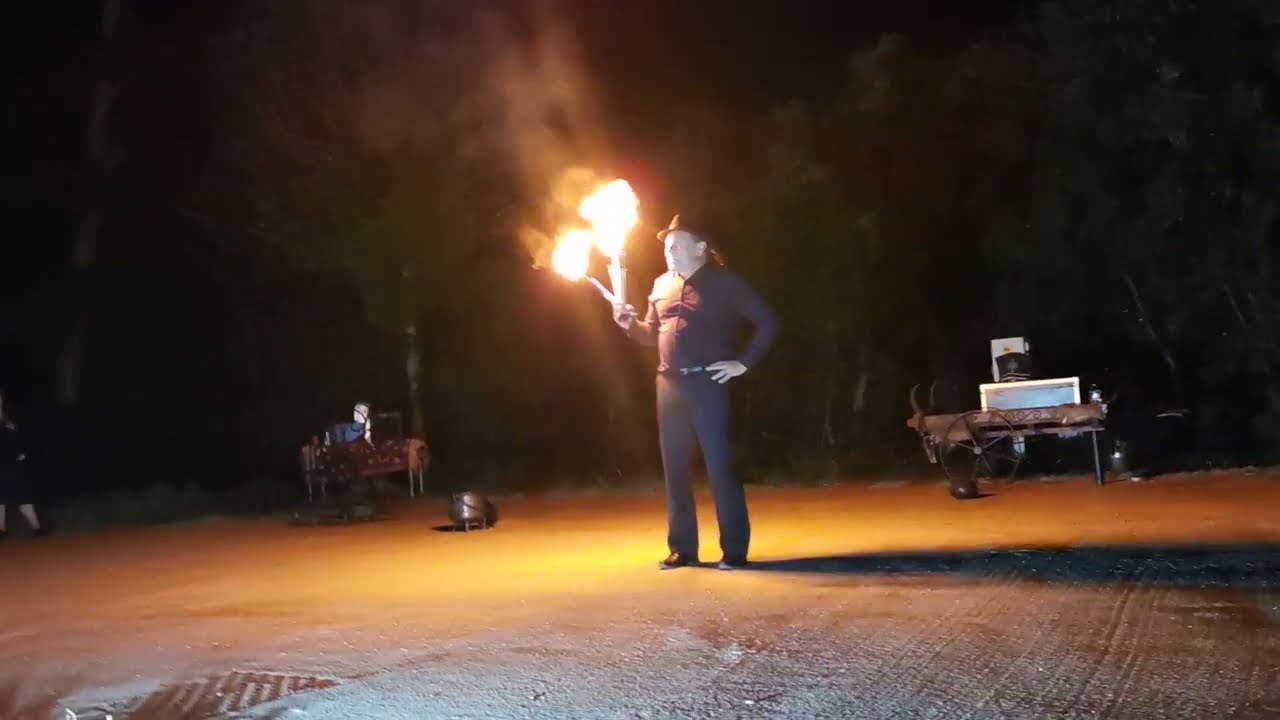 Spectacle du duo de Cracheurs de feu de la Cie Kanahi (Abracadaballe-Ancenis)
