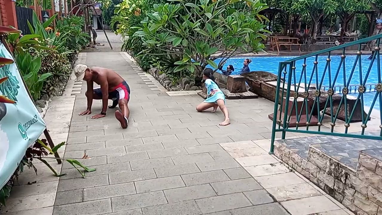 Pemanasan sebelum latihan renang 18022026