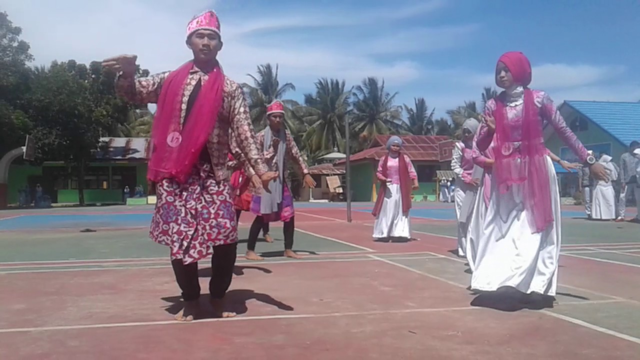 Tari Saronde Kreasi By siswa siswi SMA N 1 GORONTALO UTARA