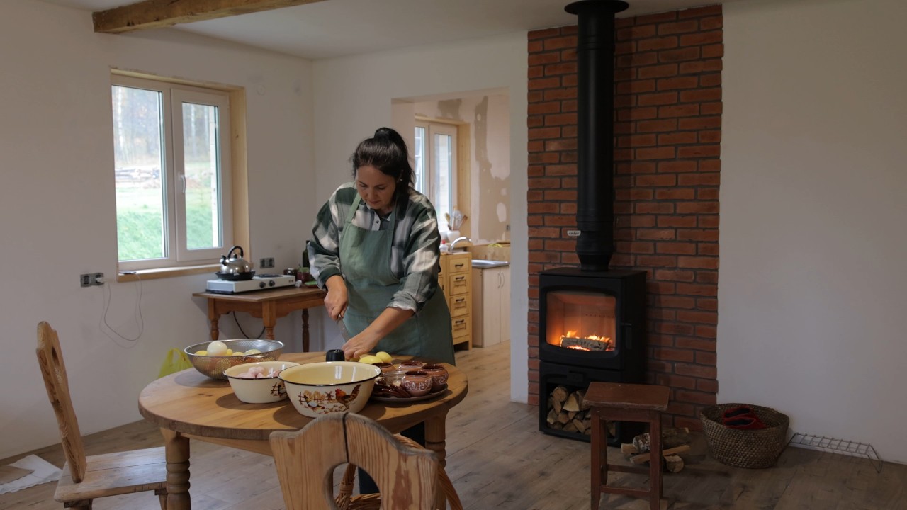 Autumn in the Country: Cozy Details & Baked Potatoes with Chicken and Fireside Lunch