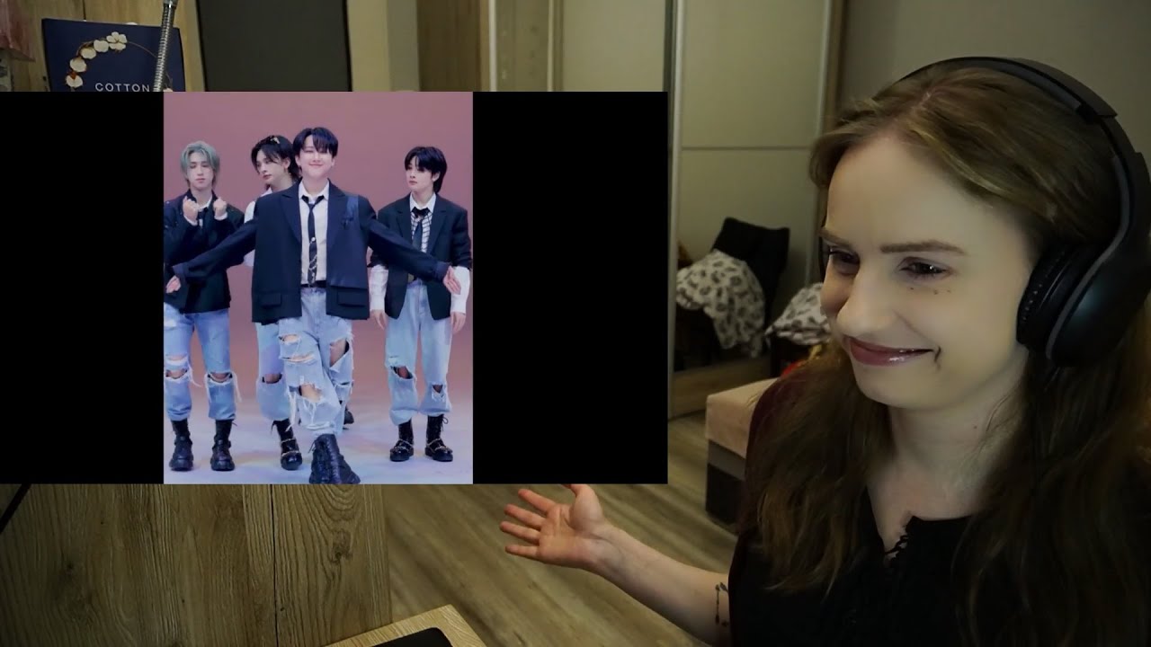 REACTING TO - [릴레이댄스] Stray Kids(스트레이 키즈) - 특(S-Class) (4K)
