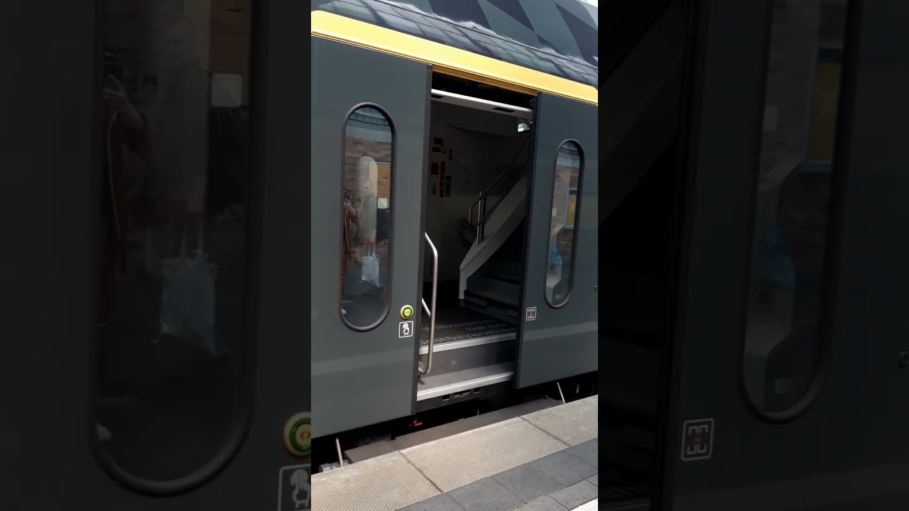 T&uuml;rschlie&szlig;ung vom Ideenzug in M&uuml;nchen Hbf | Mehr zum Ideenzug am Freitag hier auf dem Kanal!