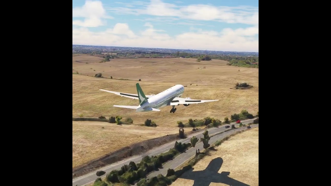 Airplane Emergency Landing at Airport Eps 553