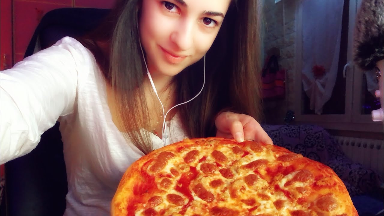 ASMR ITA || Relax By Eating Pizza || Super Buona 😋🍕