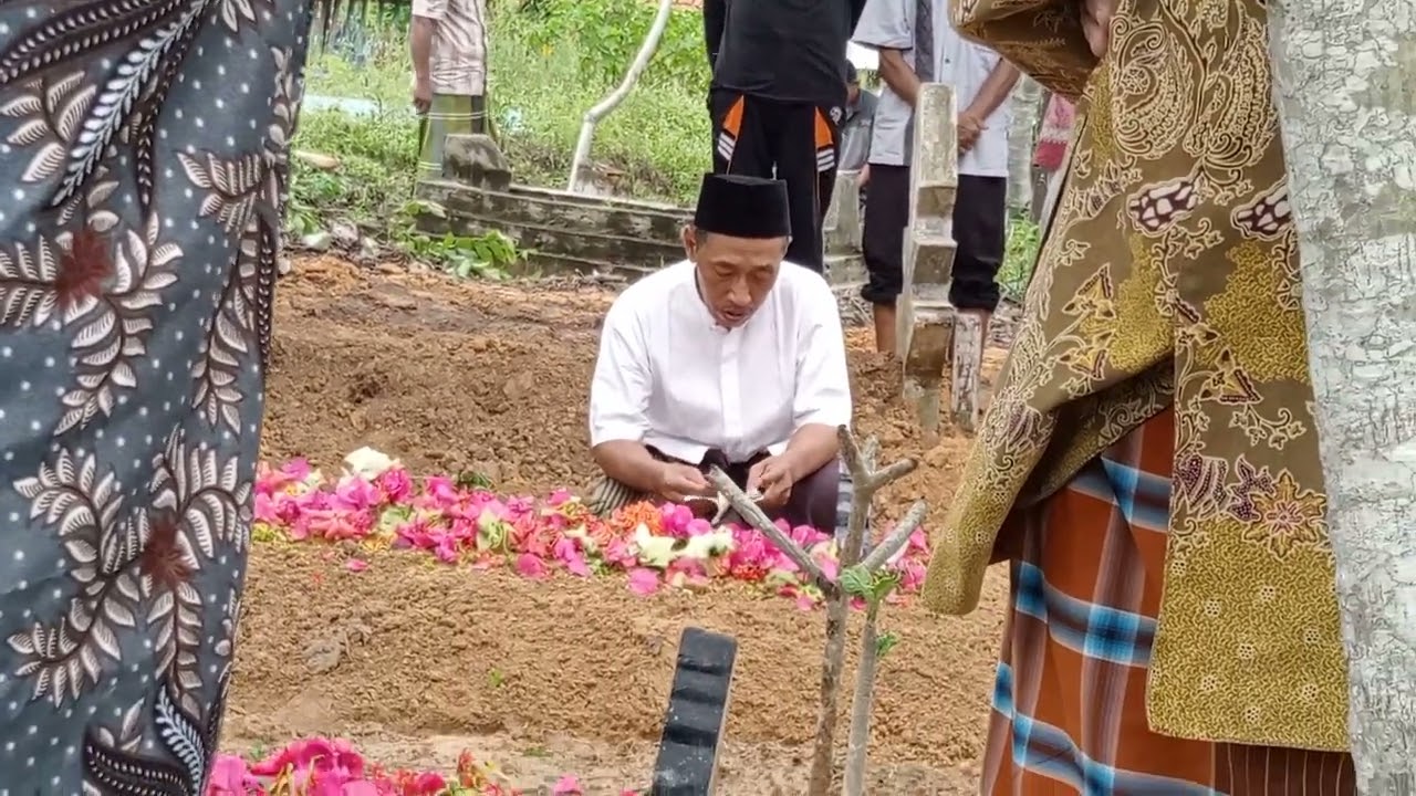 innalilahi wa innailaihi rojiun,semoga Khusnul khatimah Aamin.bu Joko alm(2)