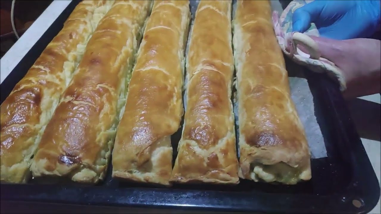 πίτα σφολιάτας με σπανάκι και τυρί \\puff pastry pie with spinach and cheese