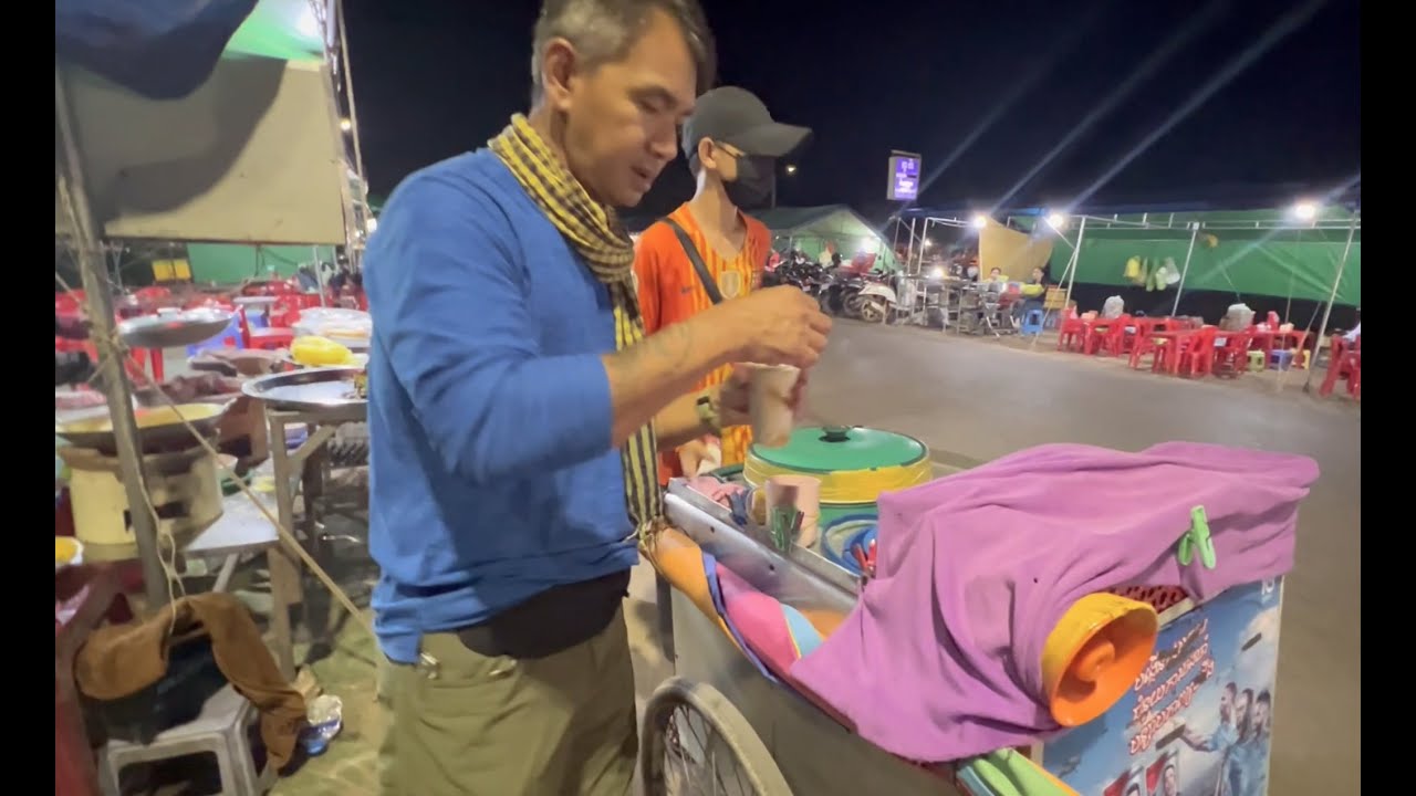 AngKor Kyung yu Night Market in Siem Reap          ផ្សាររាត្រីនៅសៀមរាប អង្គរឃ្យុងយូ
