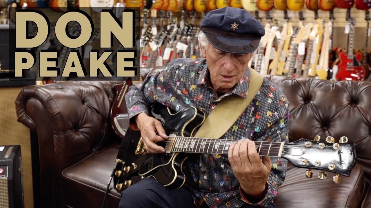 Дон Пик играет на своей гитаре Gibson ES-335 конца 1960-х годов в магазине Norman's Rare Guitars