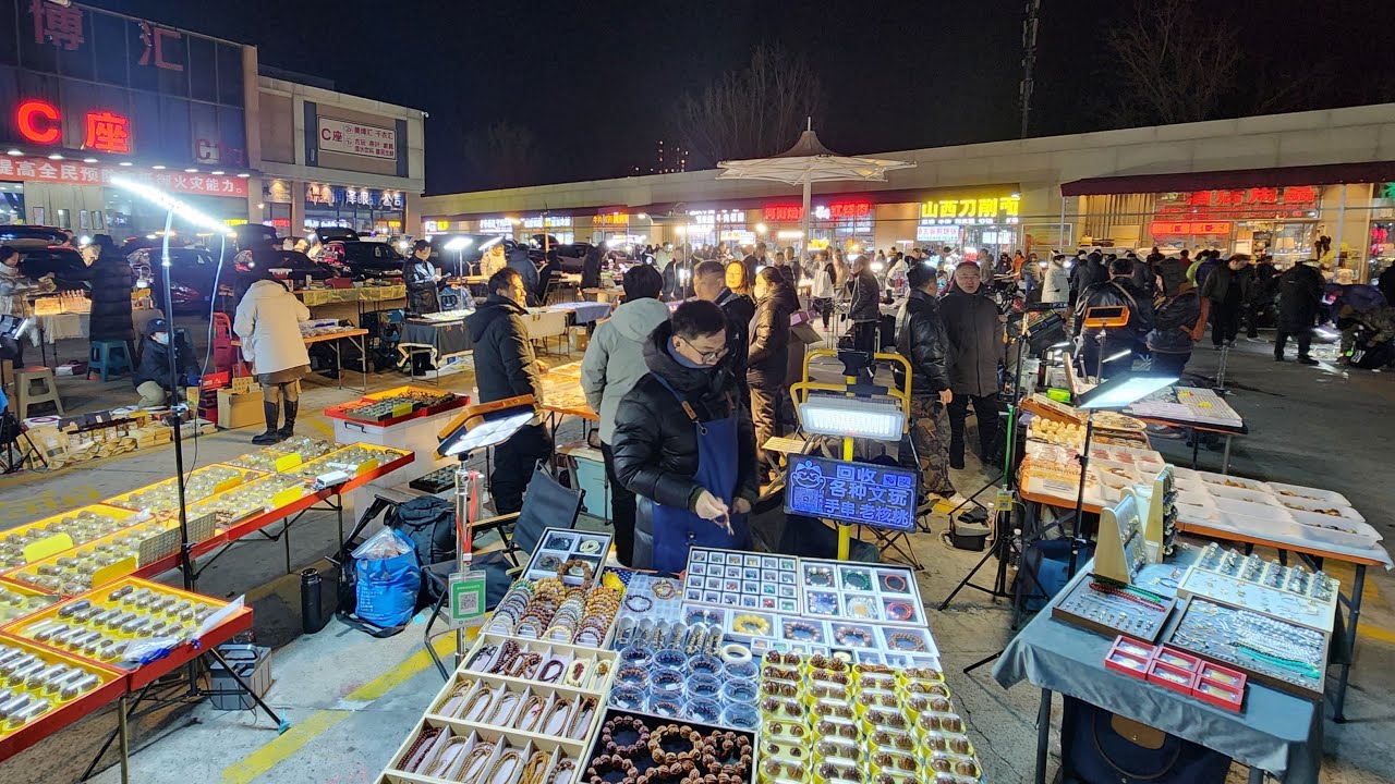 Exploring Flea Market in Beijing: Daliushu Night Market, Unique Finds from Trend to Tradition