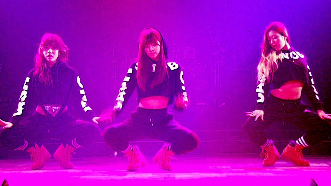 APINK VS BLACKPINK Dancing 