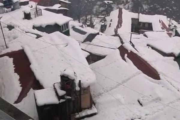 Snowfall continues; ground report from Shimla