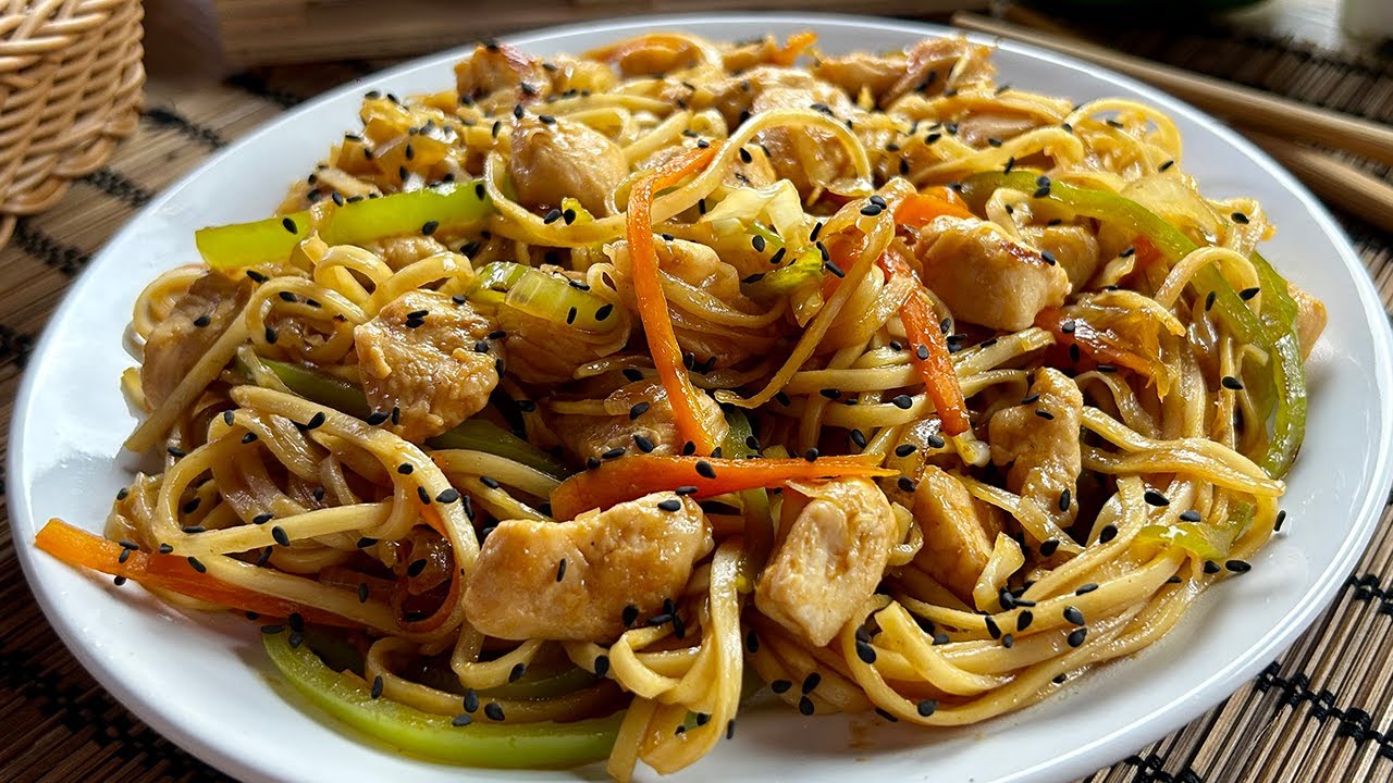Yakisoba de pollo listo en 10 Minutos