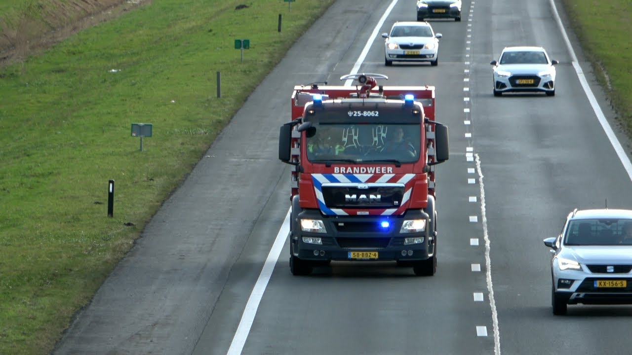 PRIO1 | Brandweer , Politie , Ambulance onderweg naar Zeer grote brand op urk