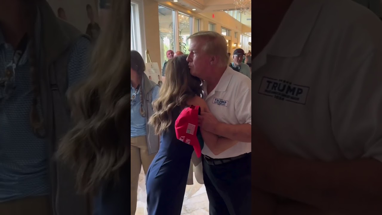 Дональд Трамп &mdash; Новая прическа 🫡