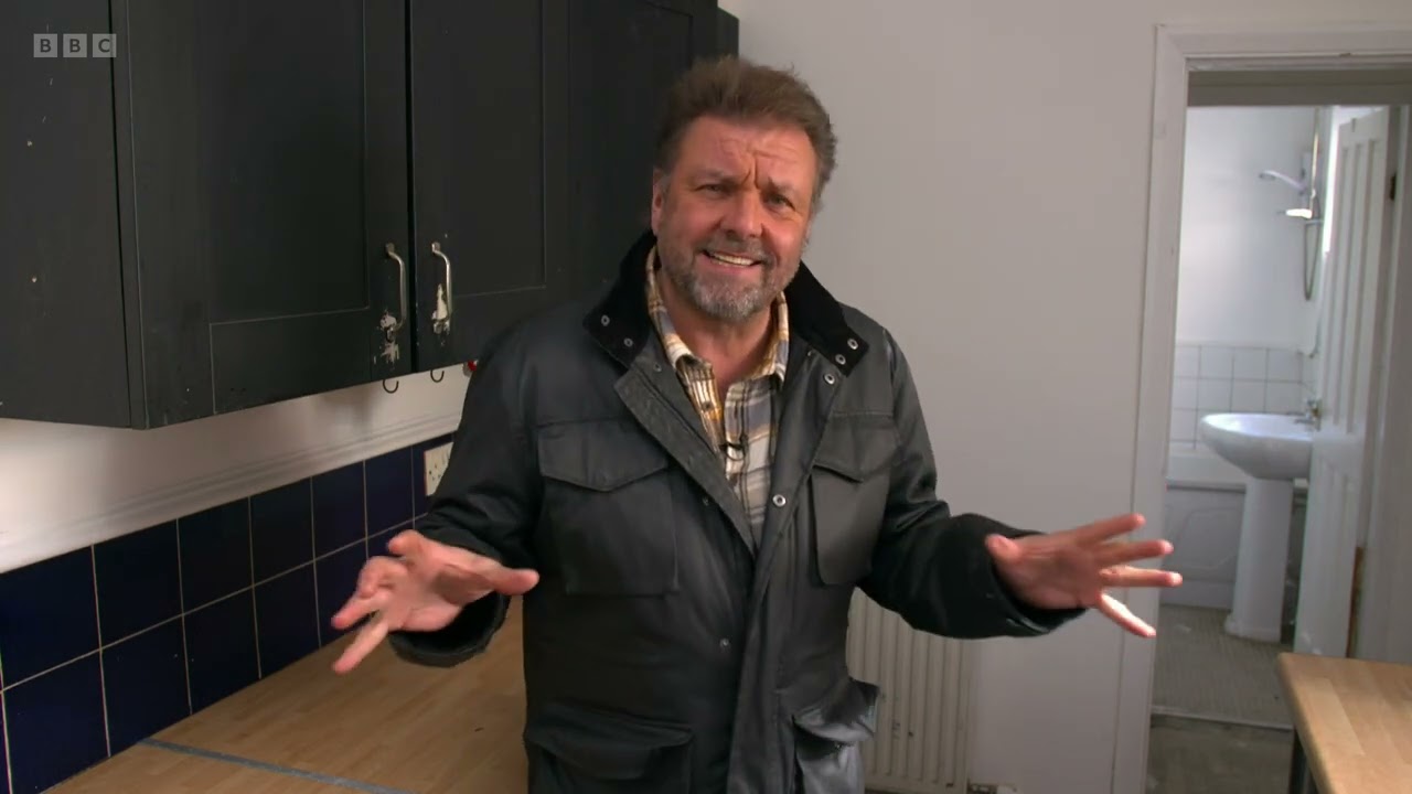 Homes Under the Hammer Series 25 Episode 19