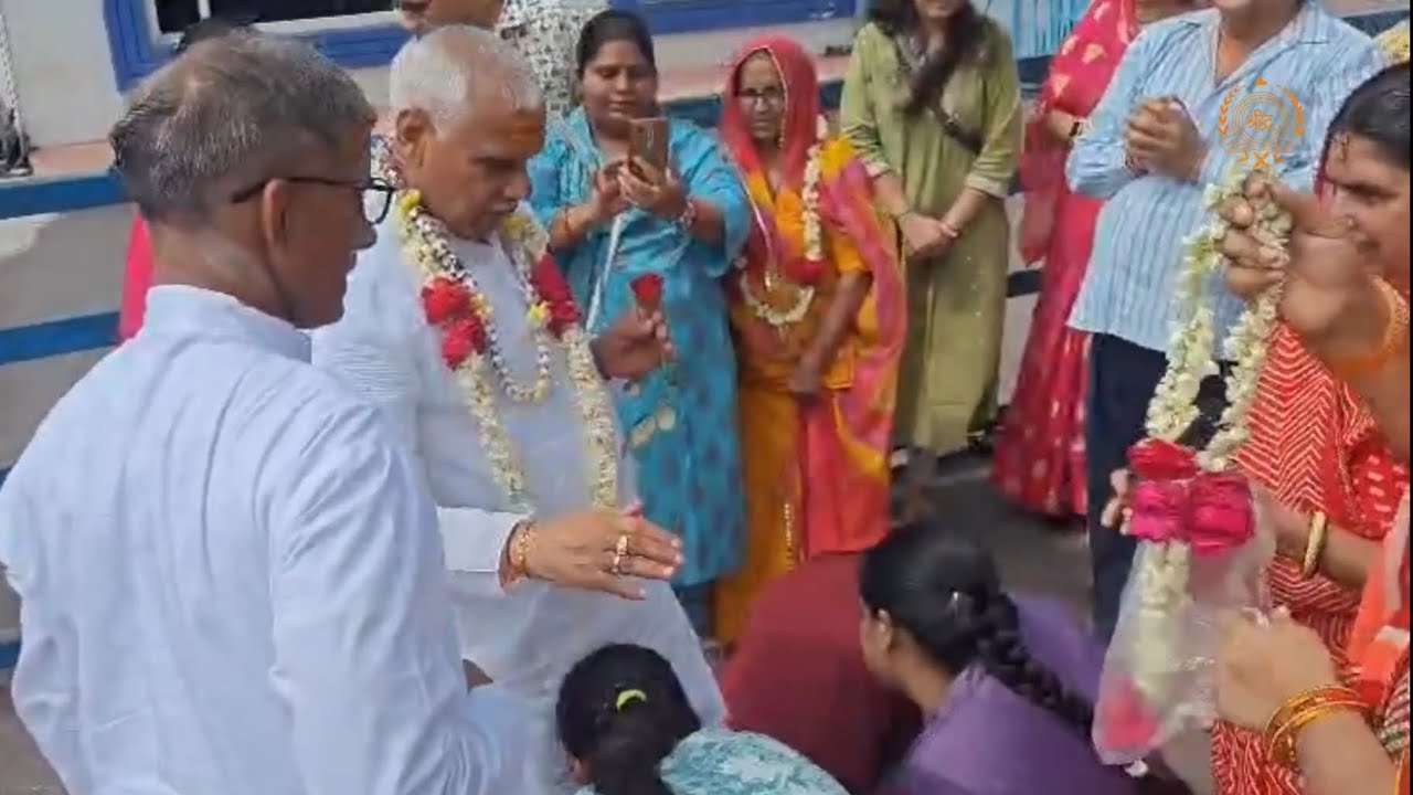 जोधपुर पधारने पर परमपूज्य श्री गुरुमहाराज जी का भक्तो द्वारा एयरपोर्ट पर भव्य स्वागत