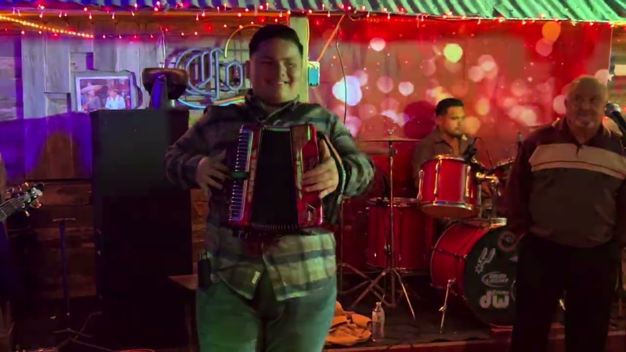 Charlie Saenz jr w/Los Fantasmas del Valle Chotiz