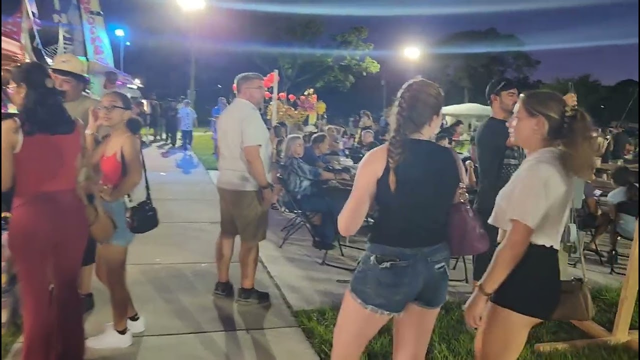 Asian night market in St.Pete, Florida # Chợ đêm Florida 