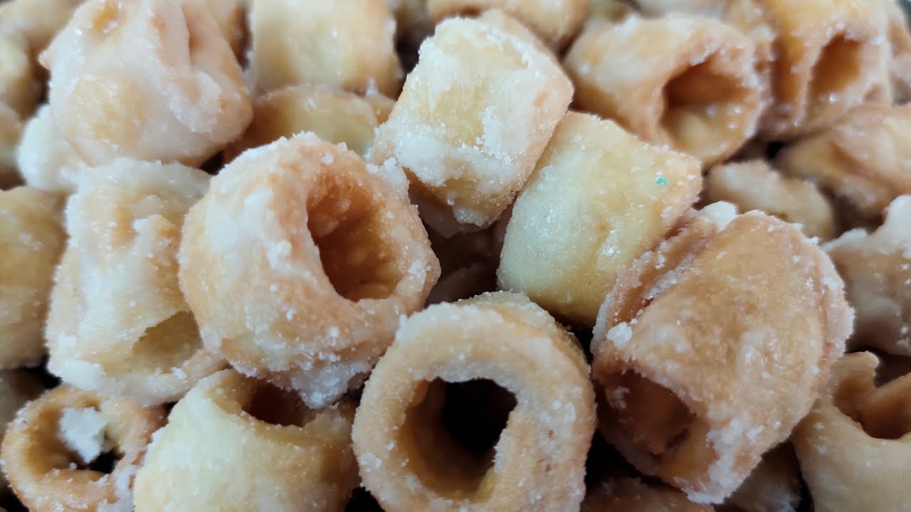 राजस्थान में गणगौर पर बनाए जाने वाले मीठे गुणें। gangor specialsweet gune। मीठे गुणे।