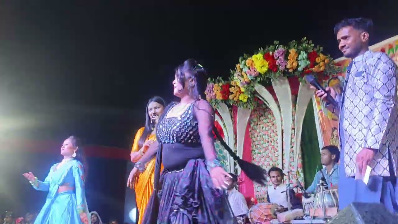 Gurmal Gurmal kesh re horlba ke singer.usha yadav ji Himanshu trust light Narasr mob.7004844904