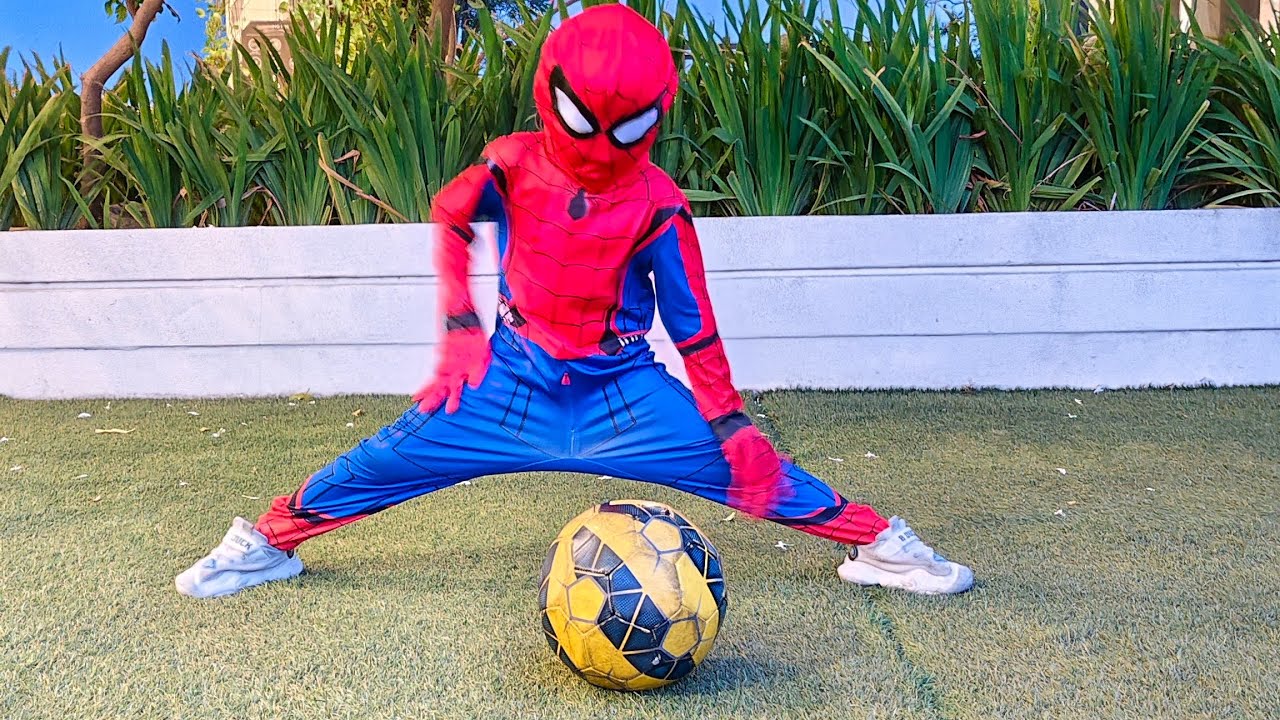 😱😱Spiderman🕷️🕸️🖤 playing  football⚽||Spiderman Marvel Superhero||