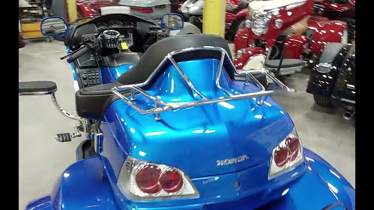 #2340 & 2341 2012 Honda GL1800 with RoadSmith Trike kit and a 2022 Escapade Excell trailer.