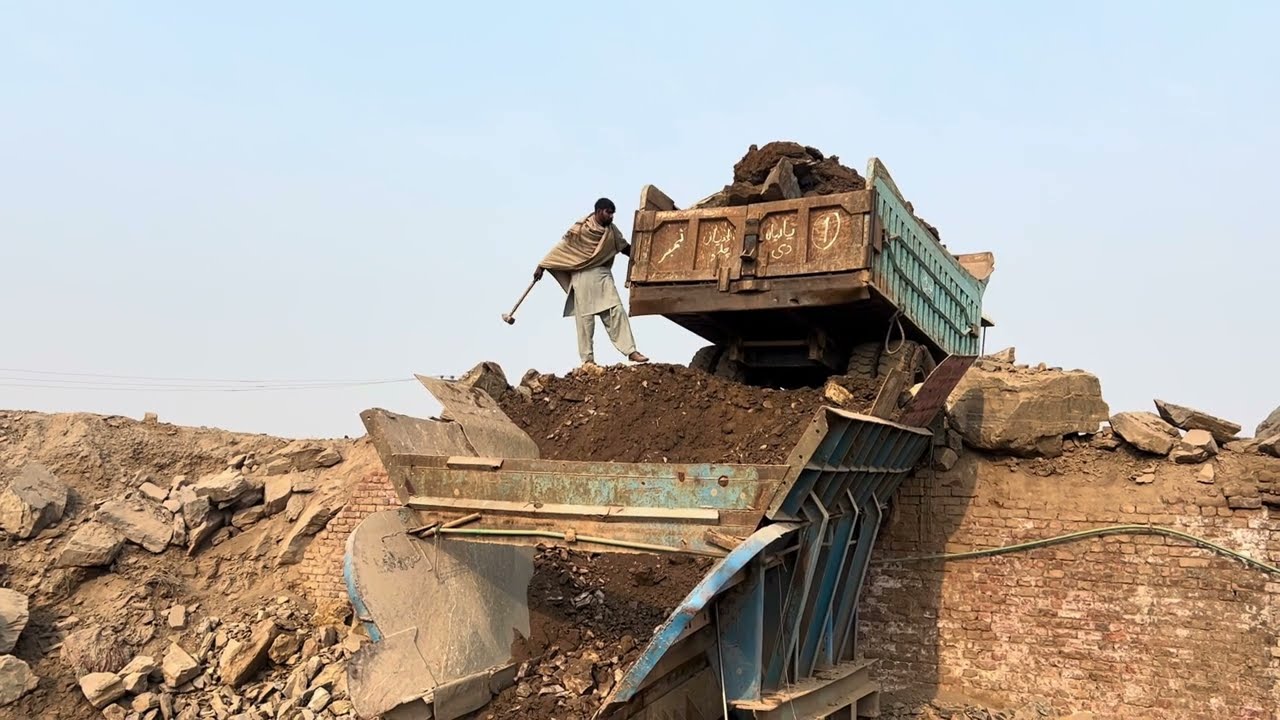 Big Rock Jaw Crusher Machine in Action | Amazing Stone Quarry Crushing