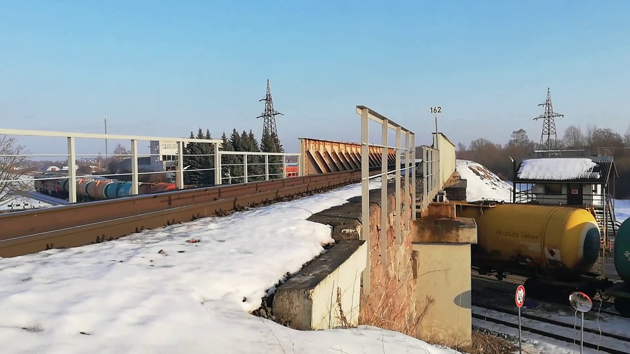 Kravas sastāvs līnijā Renģe-Jelgava 71 kilometrā || Freight train at line Renge-Jelgava at 72nd km