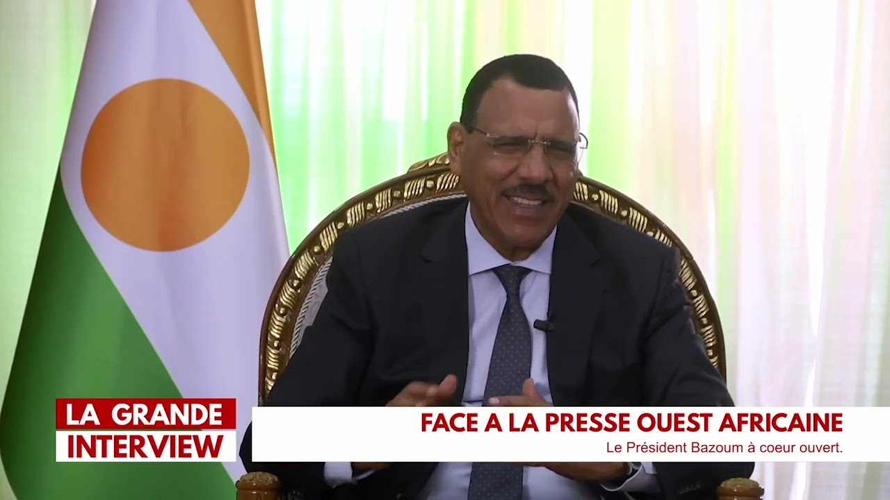 LE PRESIDENT  BAZOUM  FACE A LA PRESSE OUEST AFRICAINE - #gg