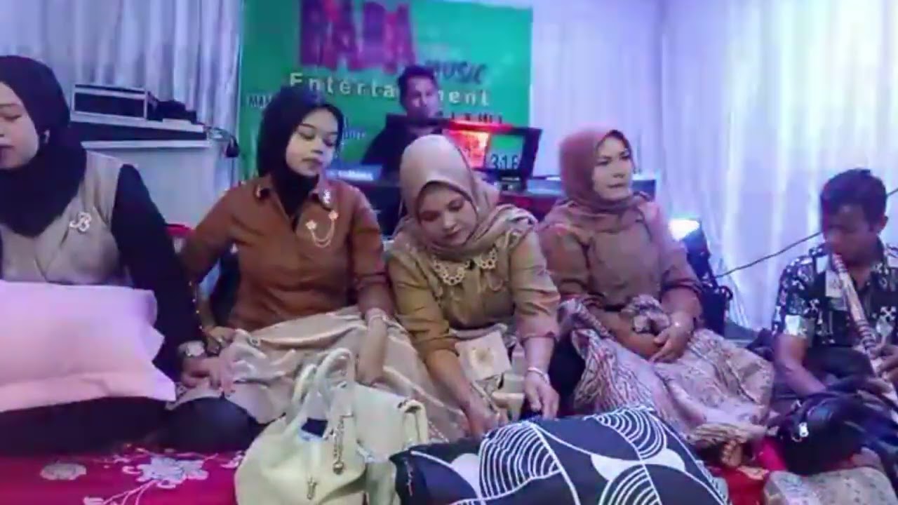 BUJANG MARANDO SALUANG MINANG